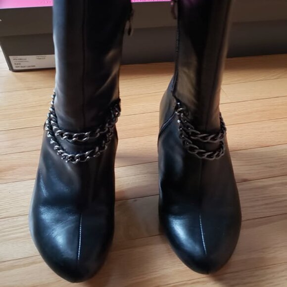 Vince Camuto Boots - Picture 5 of 5